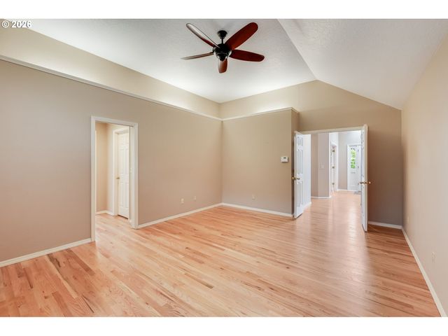 6842 Sw ALDEN St, Portland, OR 97223