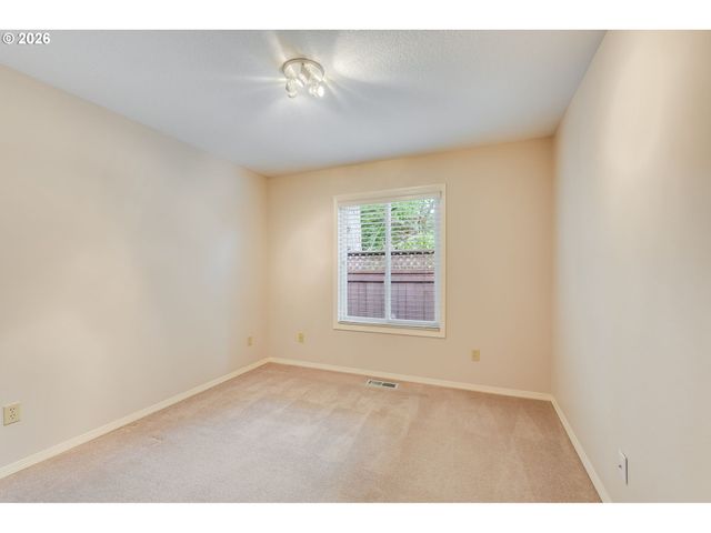 6842 Sw ALDEN St, Portland, OR 97223