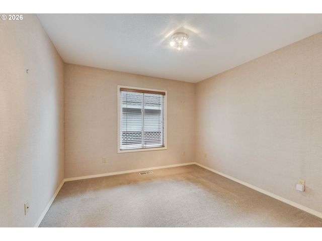 6842 Sw ALDEN St, Portland, OR 97223