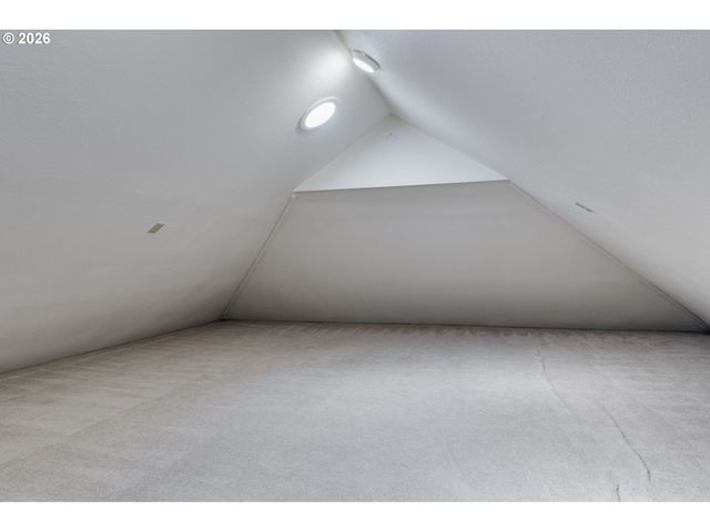 6842 Sw ALDEN St, Portland, OR 97223
