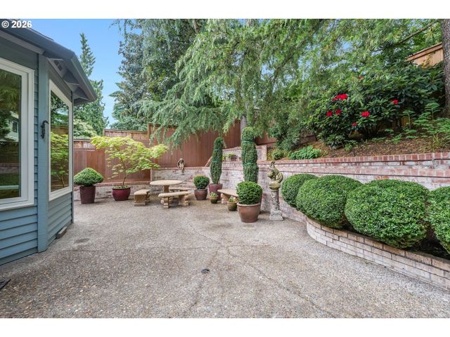 6842 Sw ALDEN St, Portland, OR 97223
