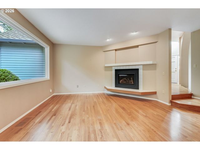 6842 Sw ALDEN St, Portland, OR 97223