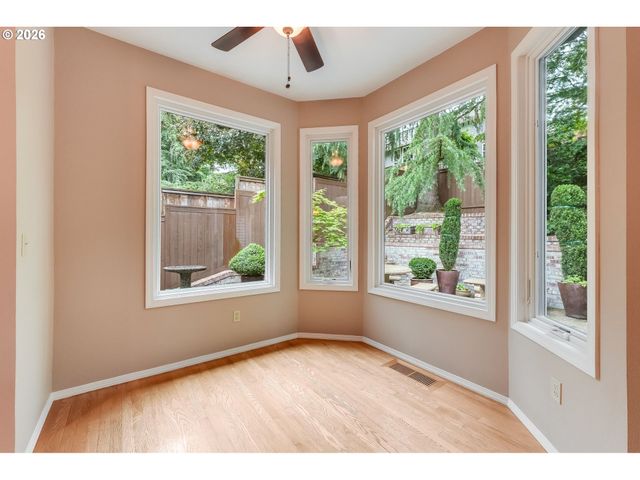 6842 Sw ALDEN St, Portland, OR 97223