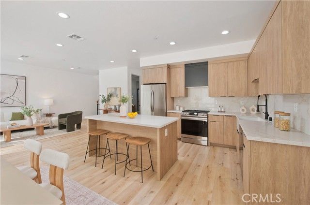 542 N Serrano Avenue, Los Angeles, CA 90004