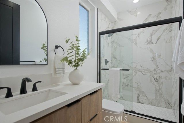 542 N Serrano Avenue, Los Angeles, CA 90004