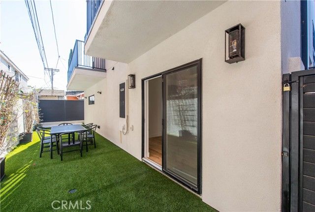 542 N Serrano Avenue, Los Angeles, CA 90004