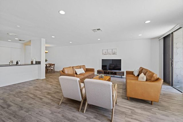 2603 N Whitewater Club Drive A, Palm Springs, CA 92262