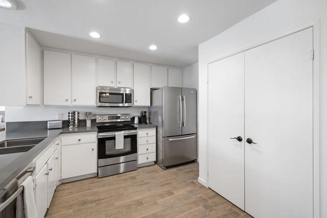 2603 N Whitewater Club Drive A, Palm Springs, CA 92262