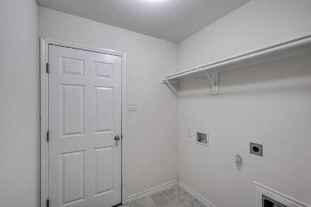 2700 Tobias Lane, Aubrey, TX 76227