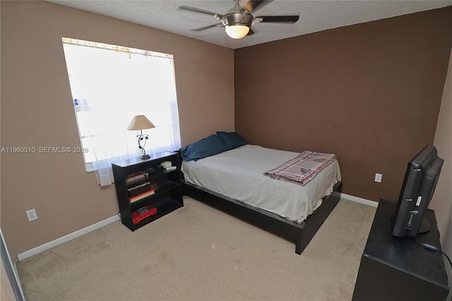 1523 NW 158th Ave, Pembroke Pines, FL 33028