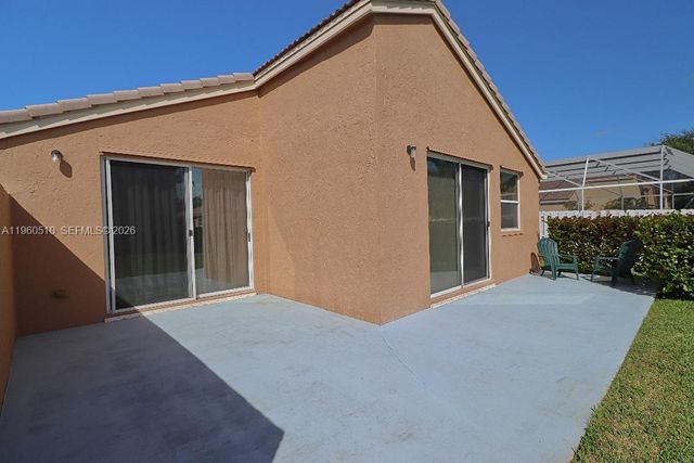 1523 NW 158th Ave, Pembroke Pines, FL 33028