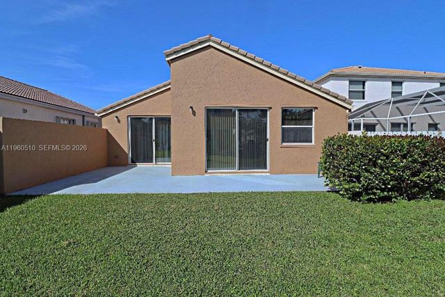 1523 NW 158th Ave, Pembroke Pines, FL 33028