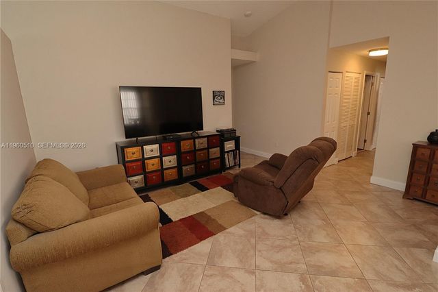 1523 NW 158th Ave, Pembroke Pines, FL 33028