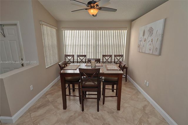 1523 NW 158th Ave, Pembroke Pines, FL 33028