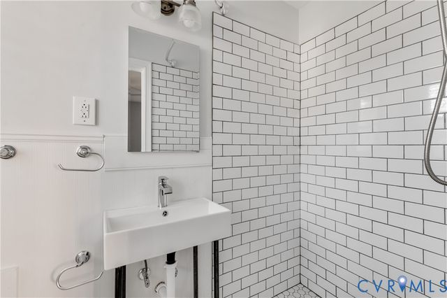 9502 Overhill Rd, Henrico, VA 23229