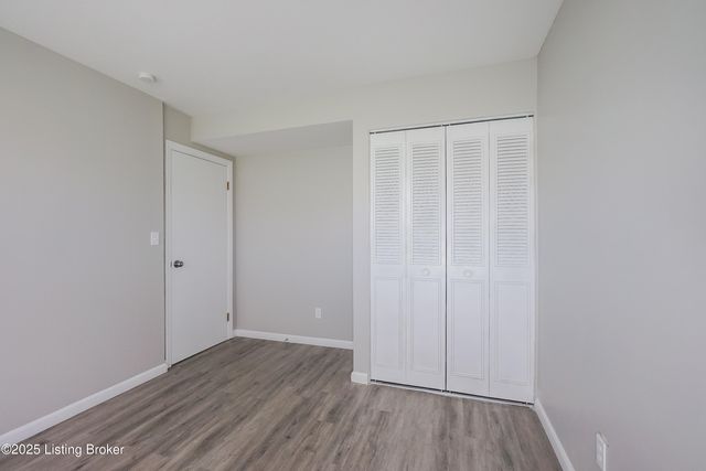 4513 Cod Dr, Louisville, KY 40272