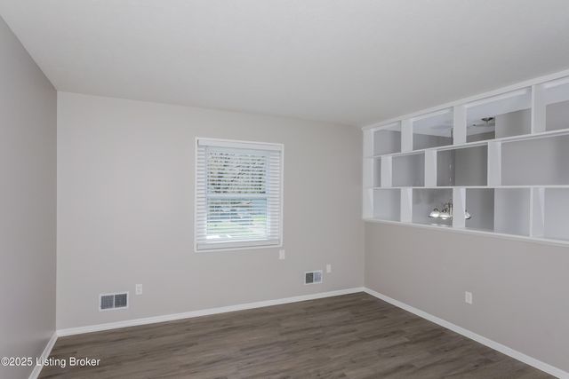 4513 Cod Dr, Louisville, KY 40272