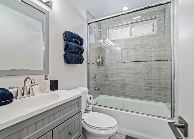 2025 Nicola Road, Palm Springs, CA 92262