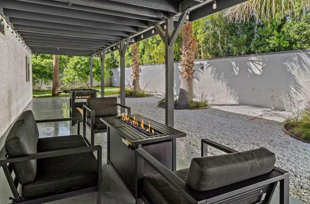 2025 Nicola Road, Palm Springs, CA 92262