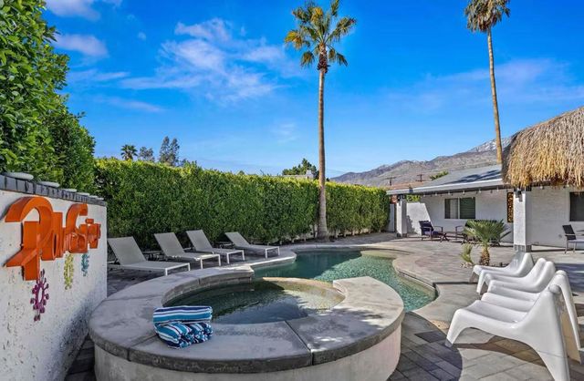 2025 Nicola Road, Palm Springs, CA 92262