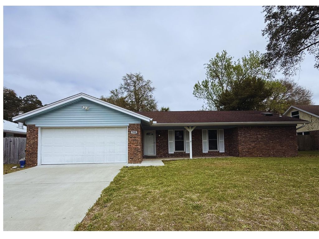709 Osage Drive, Fort Walton Beach, FL 32547