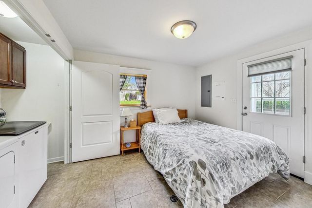 1105 W Miner Street, Arlington Heights, IL 60005