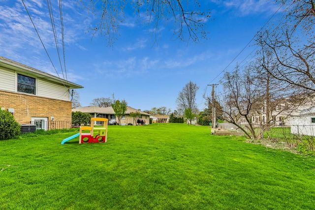 1105 W Miner Street, Arlington Heights, IL 60005