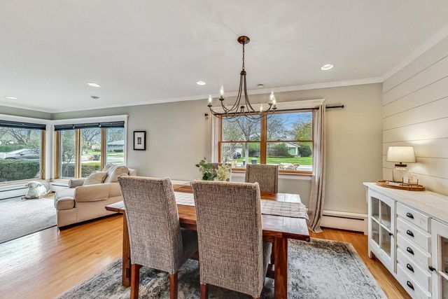 1105 W Miner Street, Arlington Heights, IL 60005