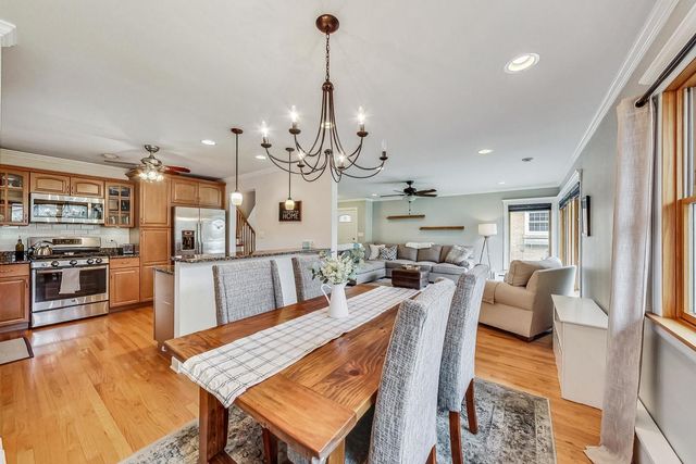 1105 W Miner Street, Arlington Heights, IL 60005