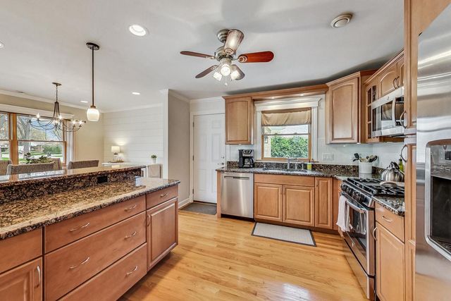 1105 W Miner Street, Arlington Heights, IL 60005