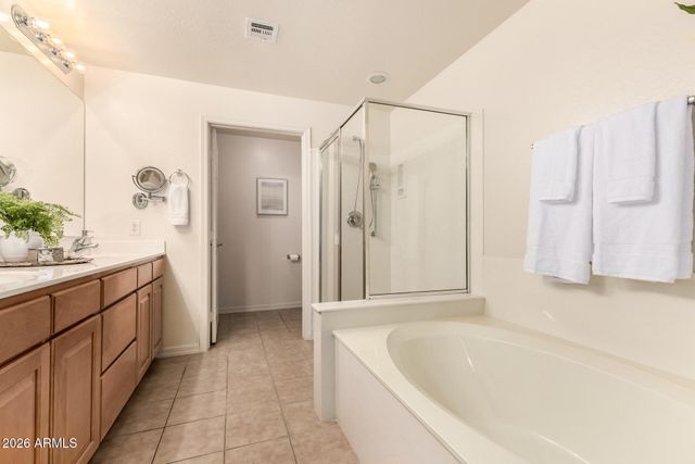 33550 N DOVE LAKES Drive 1005, Cave Creek, AZ 85331