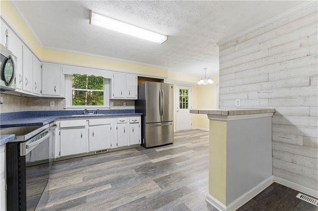 4060 Grove Trail, Loganville, GA 30052