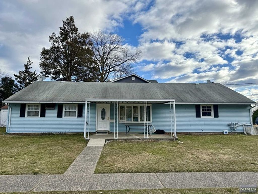 147 Howard Avenue, Rochelle Park, NJ 07662