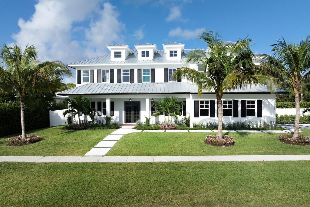 Image 2 of property listing at 11823 Lake Shore Place, North Palm Beach, FL 33408
