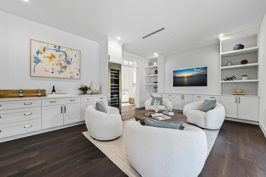 Image 23 of property listing at 11823 Lake Shore Place, North Palm Beach, FL 33408