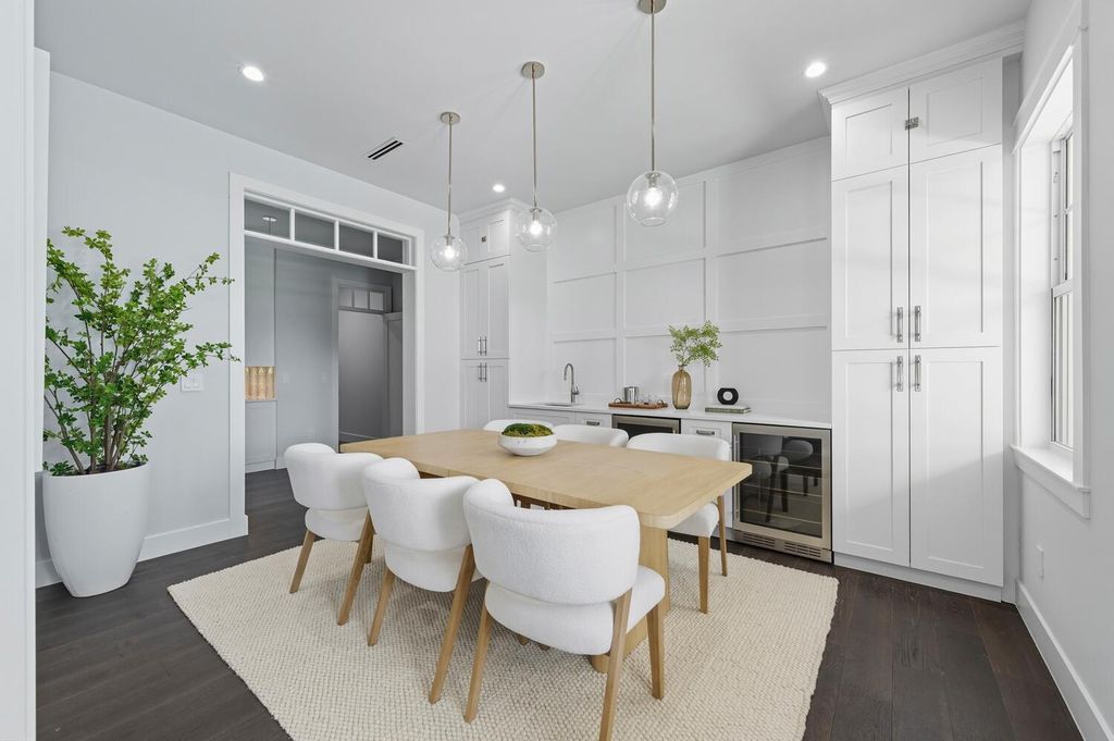Image 30 of property listing at 11823 Lake Shore Place, North Palm Beach, FL 33408