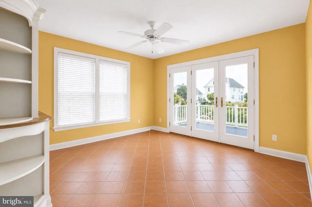 6049 POTOMAC LANDING DR, King George, VA 22485
