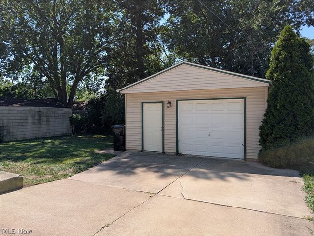 322 Pasadena Avenue, Elyria, OH 44035