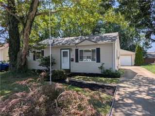 322 Pasadena Avenue, Elyria, OH 44035