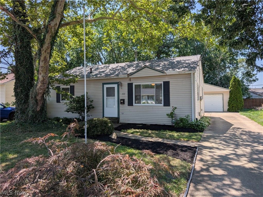 322 Pasadena Avenue, Elyria, OH 44035
