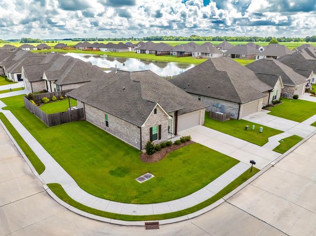 217 Peacock Pointe, Thibodaux, LA 70301