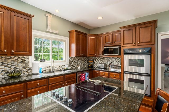 8631 Winding Creek Way, Pickerington, OH 43147