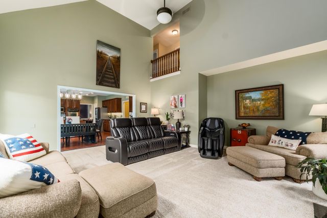 8631 Winding Creek Way, Pickerington, OH 43147