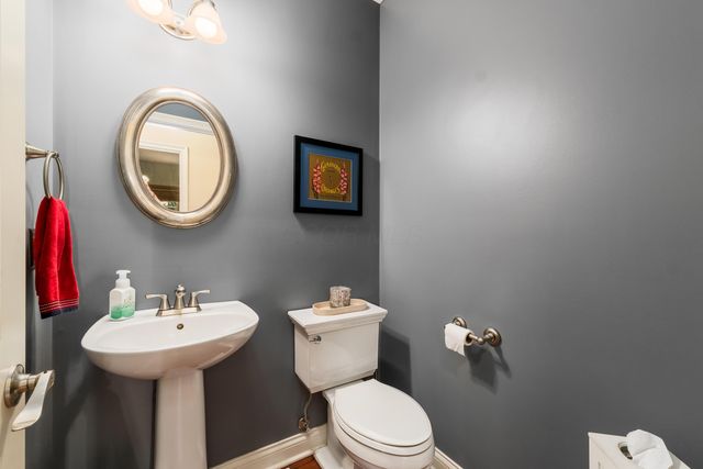 8631 Winding Creek Way, Pickerington, OH 43147