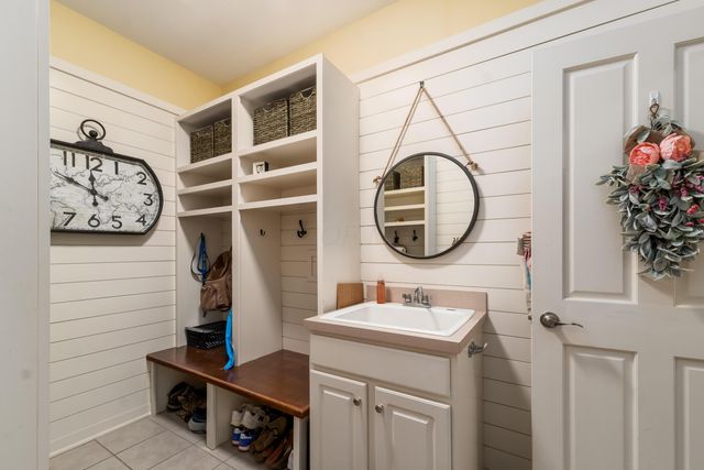 8631 Winding Creek Way, Pickerington, OH 43147