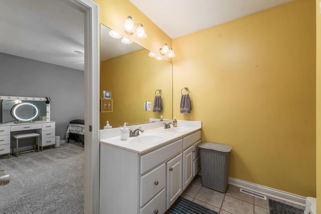 8631 Winding Creek Way, Pickerington, OH 43147