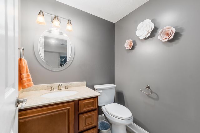 8631 Winding Creek Way, Pickerington, OH 43147