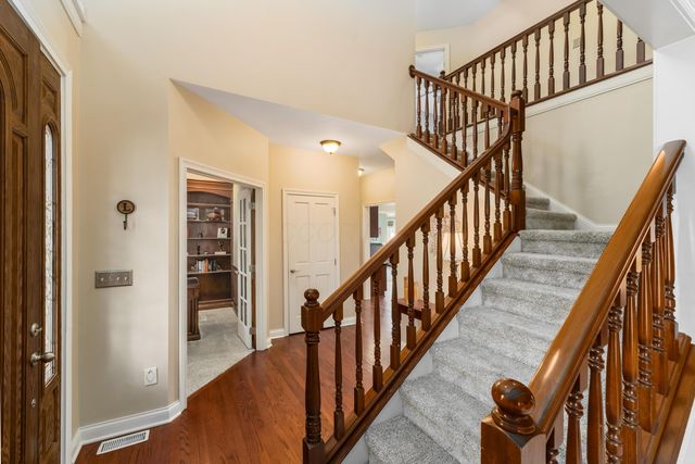 8631 Winding Creek Way, Pickerington, OH 43147