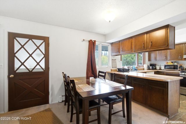 2615 W 33rd Avenue, Anchorage, AK 99517
