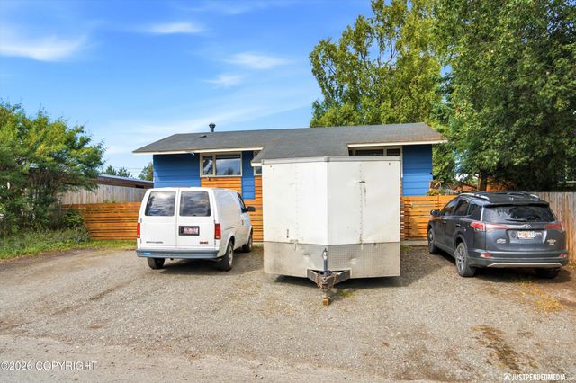 2615 W 33rd Avenue, Anchorage, AK 99517
